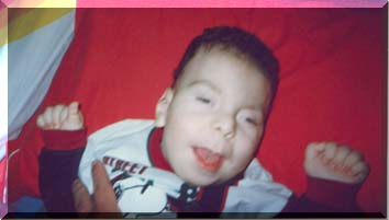Nicholas brincando com 2 anos